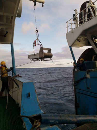 Chariot-mounted camera